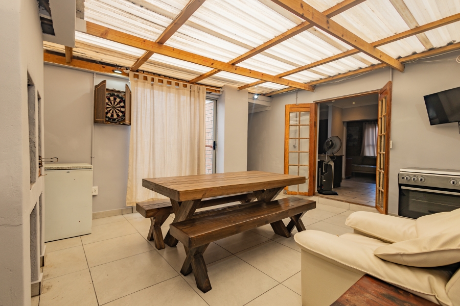 3 Bedroom Property for Sale in Glenwood Western Cape